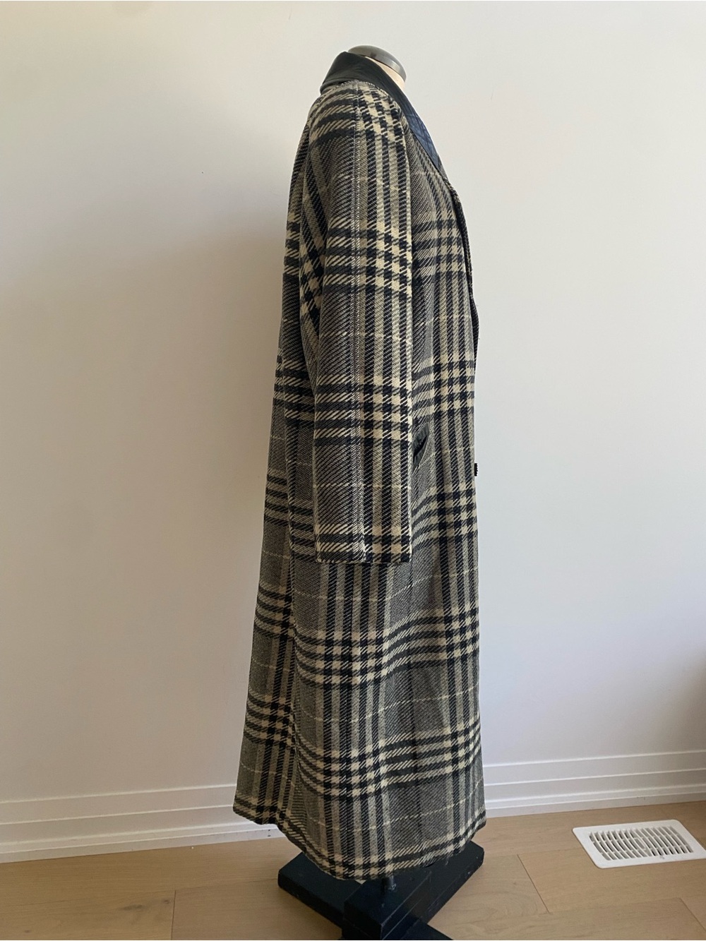 Vintage Plaid Long Coat with Leather Trim - Picture 4 of 8